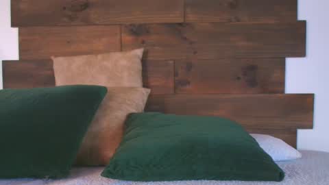 Snapshot of candy_feett chatting on 10-25-25, 08:14 Jolie online show from 10-25-25, 08:14