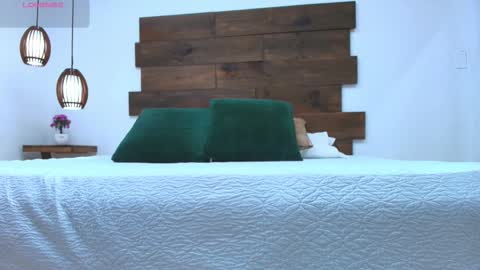 Snapshot of candy_feett chatting on 11-04-25, 07:46 Jolie online show from 11-04-25, 07:46