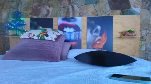 Snapshot of candy_feett chatting on 11-22-25, 06:51 Jolie online show from 11-22-25, 06:51