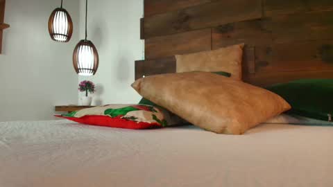 Snapshot of candy_feett chatting on 12-01-25, 10:48 Jolie online show from 12-01-25, 10:48