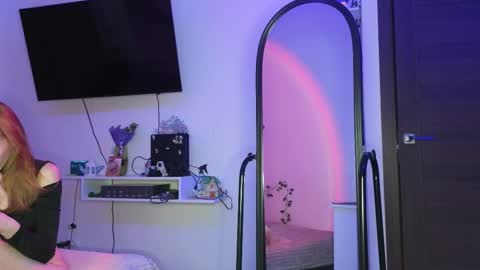 Snapshot of candy_flosse chatting on 10-14-25, 08:15 candy_flosse online show from 10-14-25, 08:15