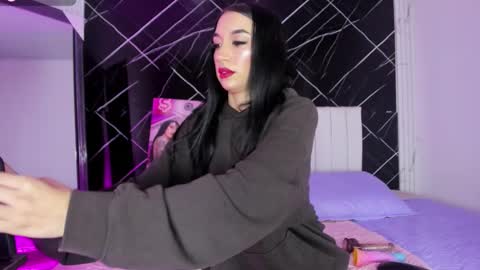 Leila  online show from 09-19-25, 03:30