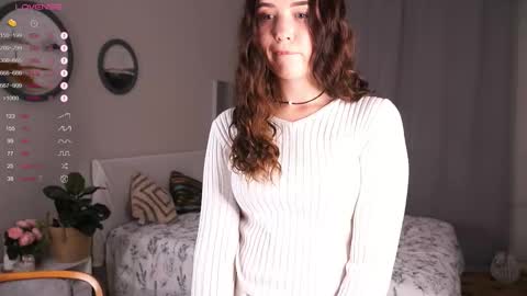 Snapshot of candy_leya chatting on 09-23-25, 03:37 Leya online show from 09-23-25, 03:37