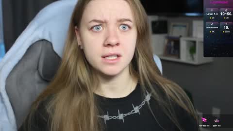 Snapshot of candy_meggie chatting on 12-09-24, 07:06 Megan online show from 12-09-24, 07:06