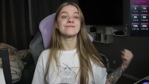 Snapshot of candy_meggie chatting on 12-12-24, 05:15 Megan online show from 12-12-24, 05:15