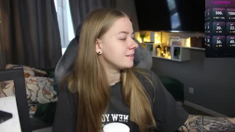 Snapshot of candy_meggie chatting on 12-16-24, 10:18 Megan online show from 12-16-24, 10:18