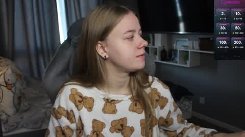 Snapshot of candy_meggie chatting on 01-20-25, 11:13 Megan online show from 01-20-25, 11:13