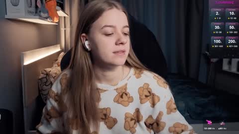 Snapshot of candy_meggie chatting on 02-02-25, 01:30 Megan online show from 02-02-25, 01:30