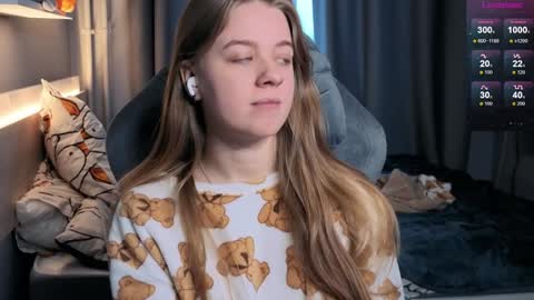 Snapshot of candy_meggie chatting on 02-03-25, 01:40 Megan online show from 02-03-25, 01:40