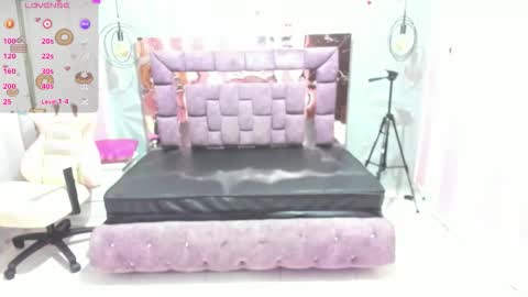 Ania online show from 11-16-25, 10:54