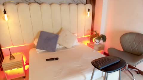 Snapshot of candyclair01 chatting on 10-02-25, 07:10 candyclair01 online show from 10-02-25, 07:10