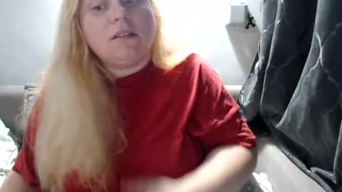 Laura online show from 02-11-25, 04:13