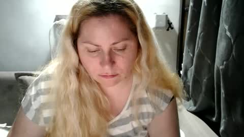 Laura online show from 03-01-25, 11:37