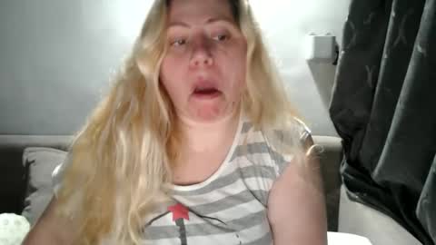 Laura online show from 03-03-25, 05:07