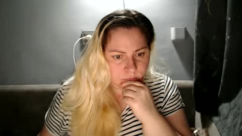 Laura online show from 09-19-25, 07:25