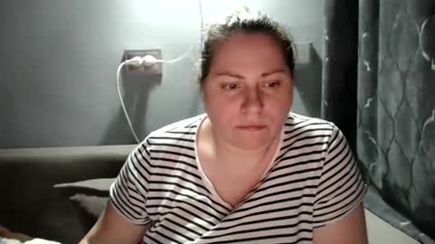 Laura online show from 11-27-25, 07:16