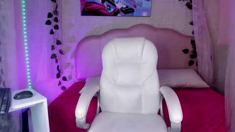 Snapshot of candycuckol chatting on 12-15-24, 08:19 Candy online show from 12-15-24, 08:19