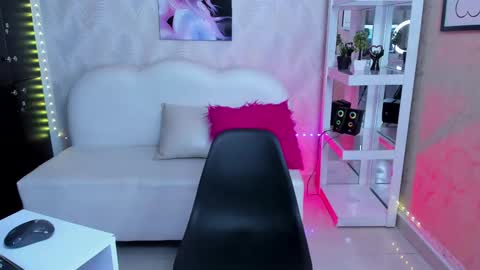 Snapshot of candycuckol chatting on 03-11-25, 08:31 Candy online show from 03-11-25, 08:31