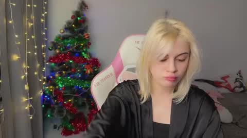 Snapshot of candyhannah chatting on 01-06-26, 05:49 You can call me HH online show from 01-06-26, 05:49