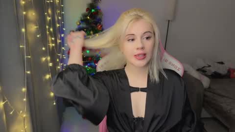 Snapshot of candyhannah chatting on 01-10-26, 03:58 You can call me HH online show from 01-10-26, 03:58