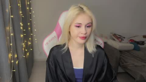 Snapshot of candyhannah chatting on 01-17-26, 07:06 You can call me HH online show from 01-17-26, 07:06