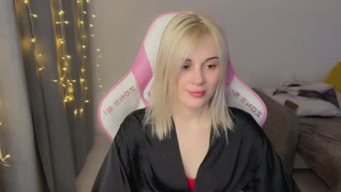 Snapshot of candyhannah chatting on 02-15-26, 06:04 You can call me HH online show from 02-15-26, 06:04