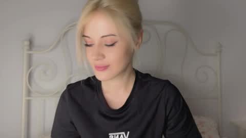 Snapshot of candyhannah chatting on 02-25-26, 06:50 You can call me HH online show from 02-25-26, 06:50