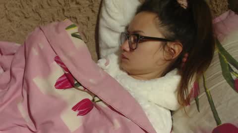 say meow and send tip  online show from 12-10-24, 06:01