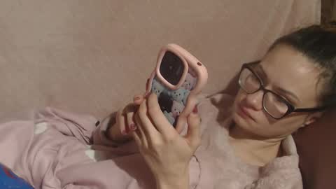 say meow and send tip  online show from 12-16-25, 02:05