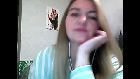 Snapshot of candyolime chatting on 09-18-25, 08:33 Daisy online show from 09-18-25, 08:33