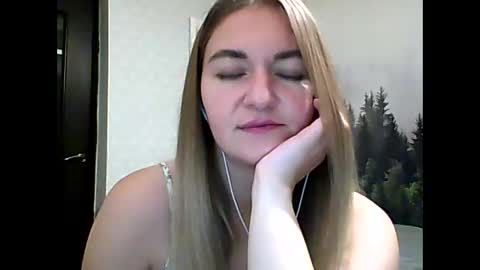 Snapshot of candyolime chatting on 10-09-25, 08:40 Daisy online show from 10-09-25, 08:40