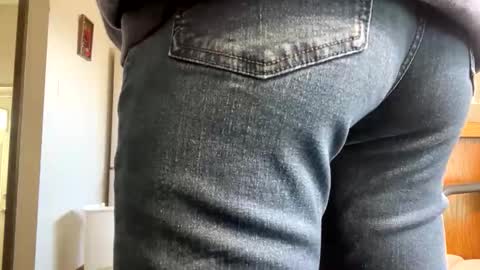 Snapshot of candypeachass chatting on 02-16-26, 06:59 candypeachass online show from 02-16-26, 06:59