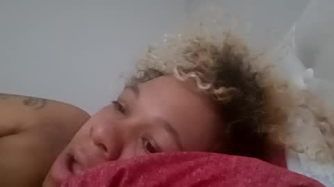 Snapshot of candyredxo2024 chatting on 09-15-25, 04:18 candyredxo2024 online show from 09-15-25, 04:18