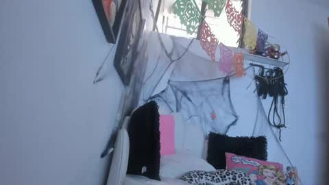 candytyler_ online show from 10-12-25, 04:06