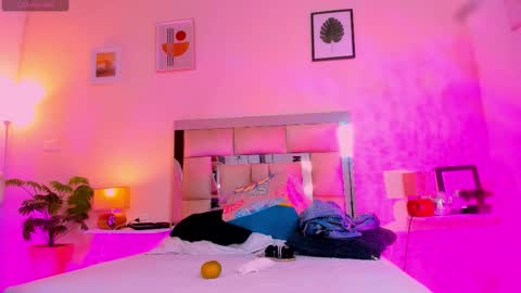 Candy online show from 11-10-25, 07:13