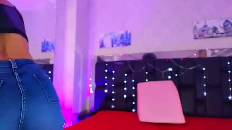 Aura  online show from 03-11-25, 11:55