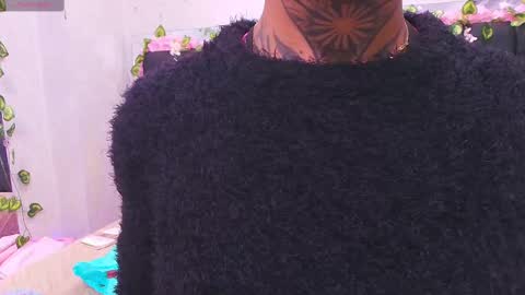 Aura  online show from 10-08-25, 11:52