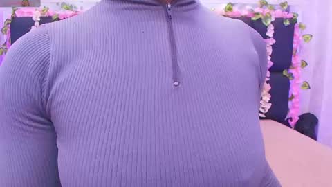 Aura  online show from 10-09-25, 11:52