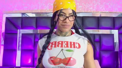 Aura  online show from 10-26-25, 12:00