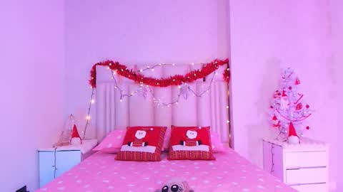 Aura  online show from 11-28-25, 11:57