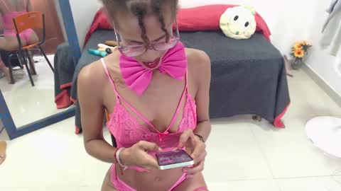 Snapshot of canella_hotx chatting on 12-28-24, 08:25 Canela online show from 12-28-24, 08:25