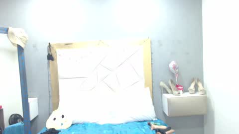 Canela online show from 02-19-25, 07:16