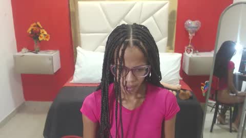 Canela online show from 10-18-25, 05:03