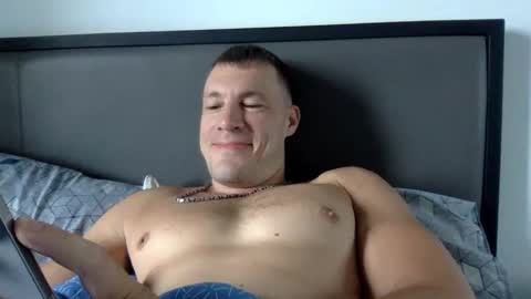 Snapshot of capt_oliver chatting on 03-11-25, 05:38 follow my twitter  online show from 03-11-25, 05:38