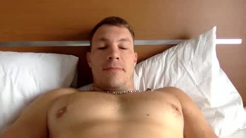 Snapshot of capt_oliver chatting on 09-16-25, 04:57 follow my twitter  online show from 09-16-25, 04:57