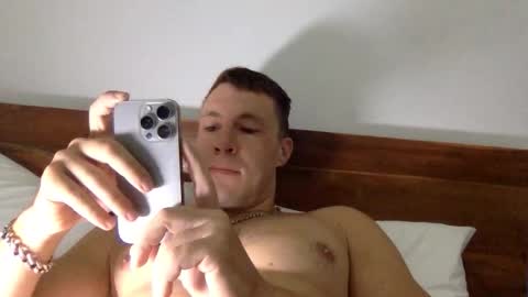 Snapshot of capt_oliver chatting on 09-30-25, 04:28 follow my twitter  online show from 09-30-25, 04:28