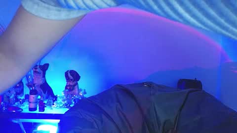 Amy online show from 10-25-25, 04:09