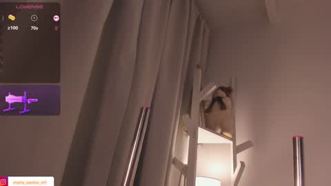 Snapshot of caramel__ chatting on 12-17-24, 01:29 Mara online show from 12-17-24, 01:29