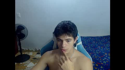 carapalida9008 online show from 10-14-25, 09:59