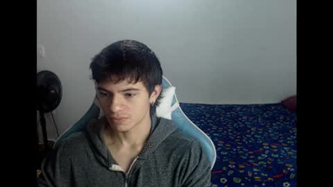 carapalida9008 online show from 10-22-25, 04:18